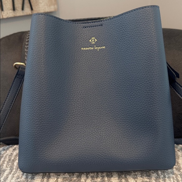 Nanette Lepore Colleen Crossbody magnetic Bag pre owned ink mark on the bottom - Picture 2 of 7